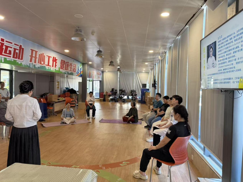 心能量·新舞动 ——苏州市护理学会精神卫生专委会举办“安宁疗护日” 正念减压工作坊(图4) 心能量·新舞动 ——苏州市护理学会精神卫生专委会举办“安宁疗护日” 正念减压工作坊(图4)