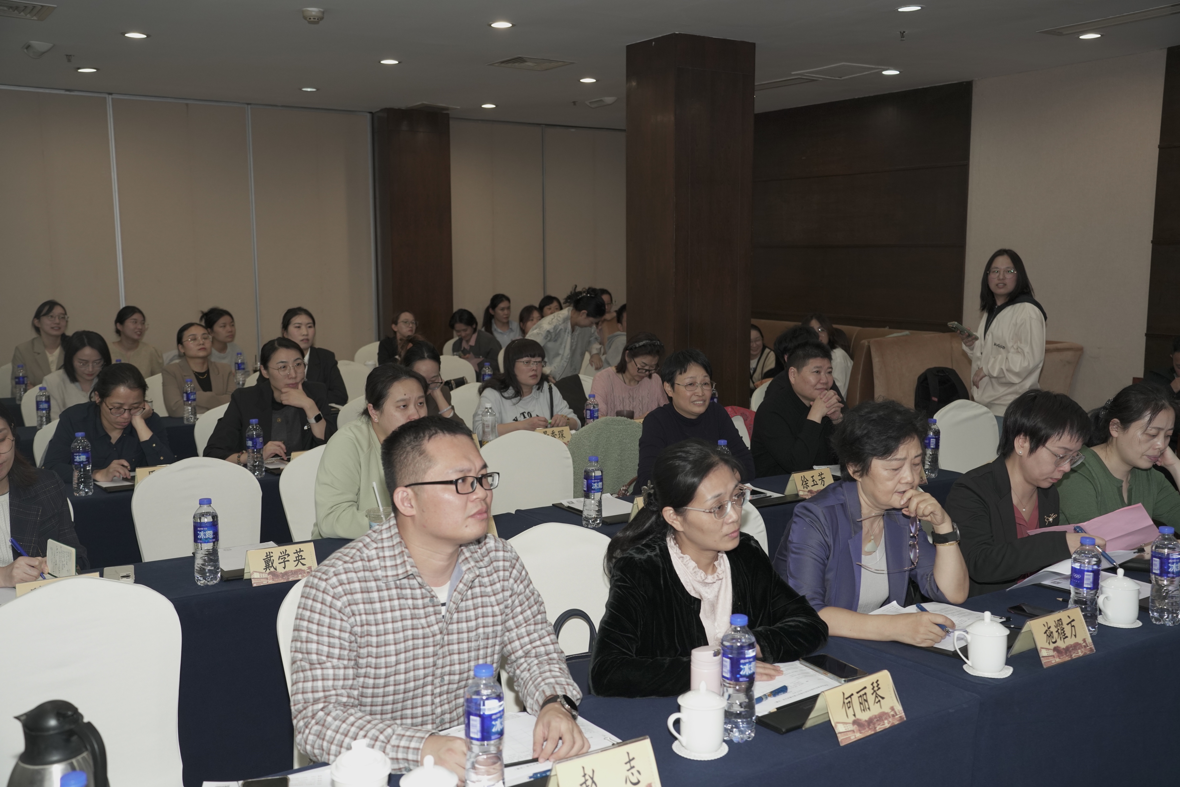 10-25102Q11424356.jpg 10-25102Q11424356.jpg